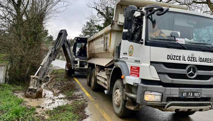 Soğukpınar Köyü’nde Kanal Temizliği Çalışması Sürüyor