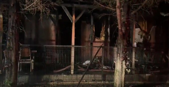 Düzce’de Ev Yangını; Ahşap Ev Küle Döndü