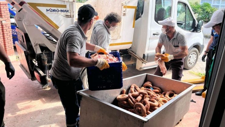 Komşu İlçede Zabıta Baskını: Küflenmiş ve Bozulmuş 1 Ton Sucuk Ele Geçirildi