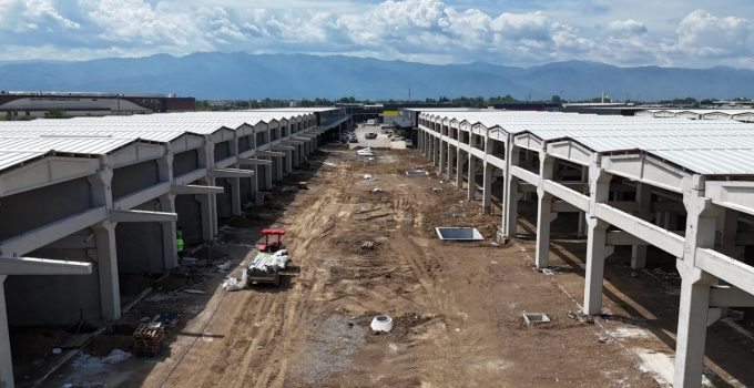 162 Dükkanın İmalatı Büyük Ölçüde Tamamlandı