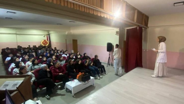 Gençler Sağlıklı Yaşam İçin Bilgilendirildi
